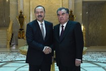 رئيس جمهورية طاجيكستان يستقبل رئيس وزراء أوزبكستان