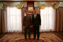 وزير خارجية طاجيكستان سراج الدين أصلوف يتقى سفير كندا لدى طاجيكستان