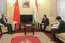 لقاء سفير طاجيكستان فى الصين مع رئيس المكتب التمثيلي لمنظمة الأغذية والزراعة للأمم المتحدة فى بيكين
