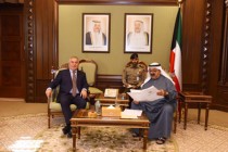 سفير جمهورية طاجيكستان يجتمع مع النائب الأول لرئيس مجلس الوزراء وزير الدفاع الكويتى