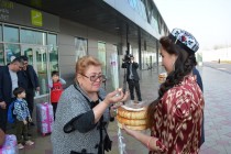 وصول أول وفد من السياح الأوزبكيين الى طاجيكستان