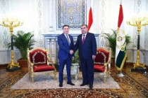 زعيم البلاد إمام على رحمان يجتمع مع النائب الاول لرئيس مجلس الوزراء الكازاخى