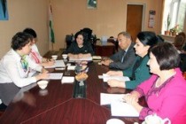 لقاء مندوبى برلمان طاجيكستان بممثلي وزارة التعليم في بيلاروسيا