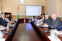 بحث العلاقات البرلمانية بين طاجيكستان و المماكة المتحدة فى دوشنبه