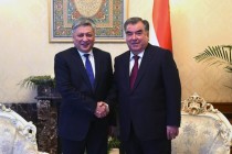 زعيم البلاد إمام على رحمان يستقبل وزير خارجية جمهورية قيرغيزستان ارلان أبيلدايف
