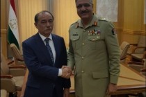 أمين مجلس الأمن الطاجيكى يجتمع مع رئيس هيئة الأركان المشتركة للقوات المسلحة لجمهورية باكستان الإسلامية