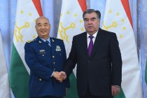 رئيس جمهورية طاجيكستان ، إمام على رحمان يستقبل نائب رئيس المجلس العسكري المركزي لجمهورية الصين الشعبية، سيو كيليانغ