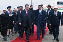 المكتب الصحفي لرئيس جمهورية طاجيكستان:  ان ظروف السفر الى مرغاب كانت خطىرة و لكن زعيم البلاد لم يرجع من طريقه