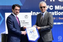 رئيس الاتحاد الآسيوي لكرة القدم يهنئ رئيس اتحاد كرة القدم في طاجيكستان ، رستم إمام على ، بمناسبة تأهل فريق الشباب في البلاد إلى كأس العالم 2019 في بيرو