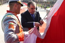 افتتاح العلم الوطني لطاجيكستان في مدينة بستان