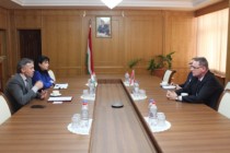 اجتماع نائب رئيس غرفة التجارة والصناعة الطاجيكى مع السفير البيلاروسى لدى طاجيكستان