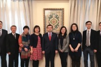 اجتماع السفير الطاجيكي لدى الصين مع الصحفيين الصينيين