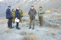وزير الداخلية في طاجيكستان يزور عددا من نقات حرس الحدود