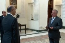 سفیر طاجيكستان يقدم نسخة من أوراق إعتماده لوزير خارجية العراق