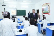 إفتتاح المؤسسة التعليمية الثانوية من جانب زعيم البلاد إمام على رحمان