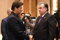 إجتماع رئيس جمهورية طاجيكستان إمام علي رحمان مع رئيس وزراء جمهورية باكستان الإسلامية عمران خان