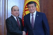 لقاء رئيس مجلس النواب الطاجيكي شكورجان ظهوروف مع الرئيس القرغيزي سارانباي جيينبيكوف
