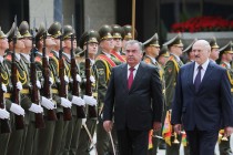 حفل استقبال رسمي لرئيس جمهورية طاجيكستان إمام علي رحمان في “قصر الاستقلال” في بيلاروسيا