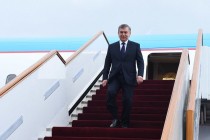 رئيس جمهورية أوزبكستان ، شوكت مير ضياييف ، يصل إلى دوشنبه لحضور قمة سيكا