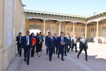 وفد برلمان طاجيكستان برئاسة شكورجان ظهوروف معالم ثقافية سمرقند