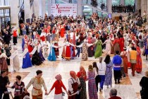 مشاركة وفد طاجيكستان في مهرجان موسكو الدولي للتقاليد الشعبية