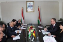 إجتماع وزير التعليم والعلوم الطاجيكي مع سفير  ألمانيا في طاجيكستان أندرياس بروتمان