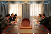 وزير الخارجية الطاجيكي يستقبل المنسق المقيم للأمم المتحدة في طاجيكستان سينانوغلو