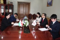 اجتماع وزيرة الثقافة الطاجيكية مع سفير اليابان في طاجيكستان