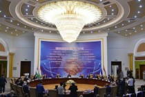 توقيع الاتفاقية العلمية بين المعهدين العلميين في طاجيكستان وأوزبكستان