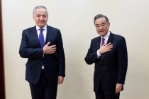 وزيرا خارجية طاجيكستان والصين يبحثان قضايا التعاون