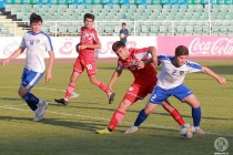 فريق كرة القدم الطاجيكي تحت 19 سنة يتفوق على أقرانه الأوزبكيين في المباراة الودية الثانية