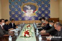 ممثلو اللجنة المركزية لاستفتاء الآراء و المراقبون الدوليون يتبادلون بشأن انتخاب رئيس جمهورية طاجيكستان