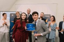 حصل طالب من طاجيكستان على جائزة في مسابقة “طالب العام – 2020” في إقليم خاباروفسك في روسيا