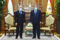 رئيس جمهورية طاجيكستان إمام علي رحمان يستقبل رئيس المجلس الأعلى للمصالحة الوطنية في جمهورية أفغانستان الإسلامية عبد الله عبد الله