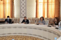 اجتماع النائب الأول لرئيس بنك طاجيكستان الوطني مع سفير المملكة المتحدة لبريطانيا العظمى وأيرلندا الشمالية