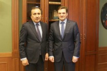سفير طاجيكستان لدى روسيا يلتقي برئيس مجلس إدارة بنك التنمية الأوراسي