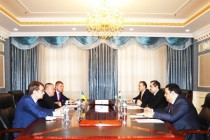 طاجيكستان تناقش تطوير آفاق العلاقات الثنائية مع أوكرانيا