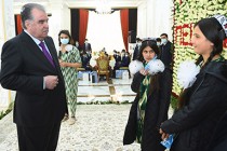 رئيس الدولة إمام علي رحمان يضع مصنع إنتاج الأسمنت، روضة الأطفال ومطعم شمس الله الوطني موضع التنفيذ