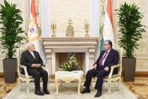 رئيس جمهورية طاجيكستان إمام علي رحمان يستقبل وزير خارجية جمهورية إيران الإسلامية محمد جواد ظريف