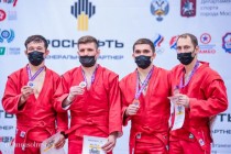 فاز مصارع السامبو الطاجيكي خوشقدم خوسرووف بالميدالية الذهبية في  كأس العالم (خارلامبييف التذكاري) في موسكو