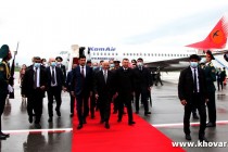 الرئيس الأفغاني محمد أشرف غني يصل إلى طاجيكستان في زيارة رسمية