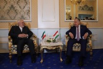 اجتماع وزيري الخارجيتين الطاجيكي و الإيراني في دوشنبه