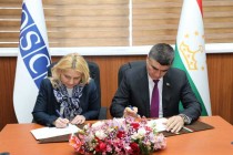 وكالة مكافحة المخدرات في طاجيكستان توقع خطة مشتركة للحد من إدمان المخدرات مع منظمة الأمن والتعاون في أوروبا