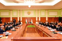 زعيم الأمة إمام علي رحمان يعقد إجتماع عمل مع أعضاء حكومة جمهورية طاجيكستان ورؤساء هياكل الدولة