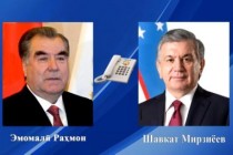 رئيس جمهورية طاجيكستان إمام علي رحمان يجري محادثة هاتفية مع رئيس جمهورية أوزبكستان شوكت ميرضياييف