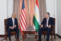 وزير خارجية طاجيكستان يجتمع مع الممثل الأمريكي الخاص للسلام في أفغانستان