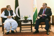 رئيس جمهورية طاجيكستان إمام علي رحمان يلتقي برئيس مجلس شيوخ لجمهورية باكستان الإسلامية صديق سنجراني
