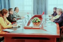 بحث قضايا تعاون طاجيكستان مع مكتب التعاون السويسري في دوشنبه