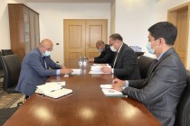 لقاء سفير طاجيكستان بنائب وزير خارجية كازاخستان