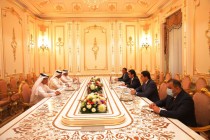 رئيس اتحاد كرة القدم الطاجيكي رستم إمام علي يجتمع مع رئيس الاتحاد القطري لكرة القدم